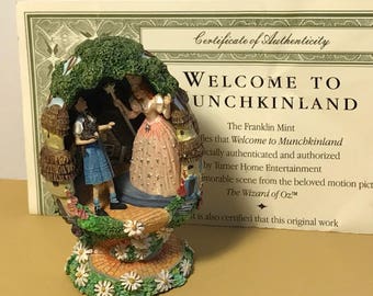 WIZARD OF OZ vintage Franklin mint egg figurine Welcome to Munchkinland coa Glinda good witch Dorothy toto Tesori porcelain statue sculpture