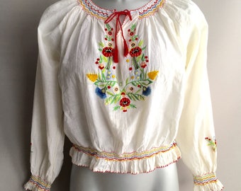 Vintage 1970s cotton embroidered Peasant top with smocking size 8 small / petit