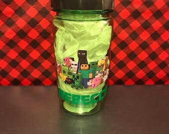 Personalized Minecraft water bottle, Minecraft Bottle, Gift for gamers, party favors, birthday favors, minecraft, personalized bottle,