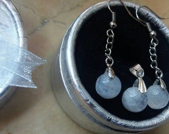 Natural earrings and Rainbow Moonstone pendant