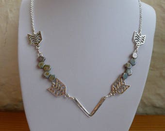 Mid-length "arrow" necklace