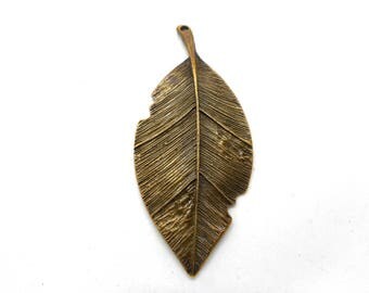 Great charm or leaf pendant bronze