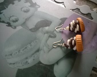 Chocolate vanilla cupcake-shaped earrings