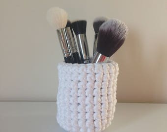 Hand crocheted pot, violet and white
