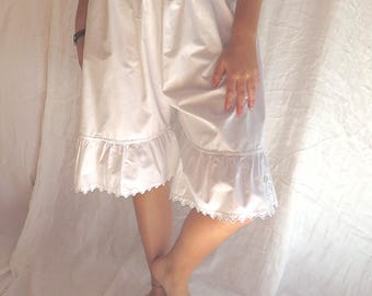 Antique French Bloomers/ Pantaloons in Metis Cotton Linen with Eyelet Embroidered Ruffles Size 30" Waist