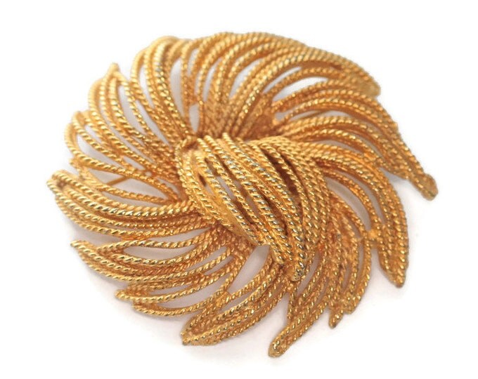 Dimensional Textured Brooch Gold Tone Fringe Flower Pinwheel Look Vintage