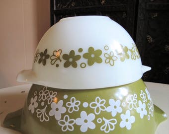 Vintage PYREX Spring Blossom Crazy Daisy Mixing Bowls Set of 2