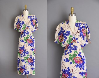 Gorgeous vintage 1940s silk floral dress. vintage 40s dress