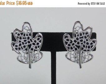 25% Off Vintage Sarah Coventry " FROSTED LEAVES" Lacy Silver Plated Oak Leaf Earrings