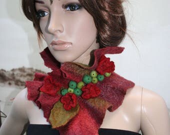 Felt collar and red and green silk "Grenadine"