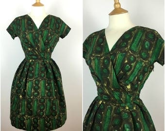 Vintage 1950s Dress - 50s Green Novelty Print Dress - Pleated Skirt - Swing dress - Rockabilly Pinup - Small - UK 8 / US 4 / EU 36 -