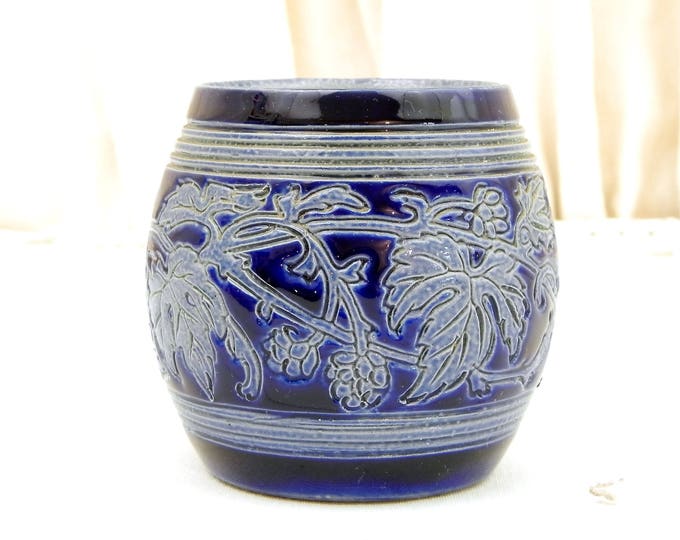 Small Handmade Vintage Ceramic Beer Mug with Sgraffito Hop Pattern in Blue Glaze, China Pot Belly Cup with Engraved Motif, Chopine a Biere