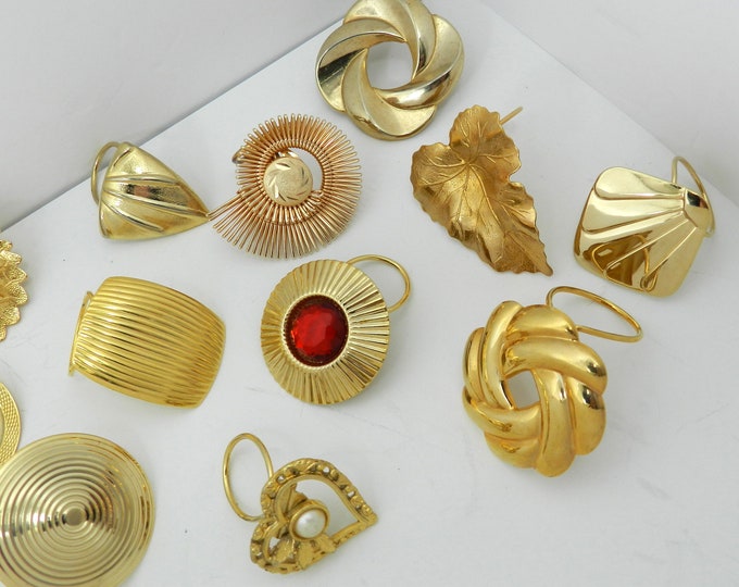 Vintage Scarf Clip Slide Lot (12) pieces, lot of twelve scarf clips, 1950s 1960s 1970s 1980s, gold tone scarf clips, various shapes, womens