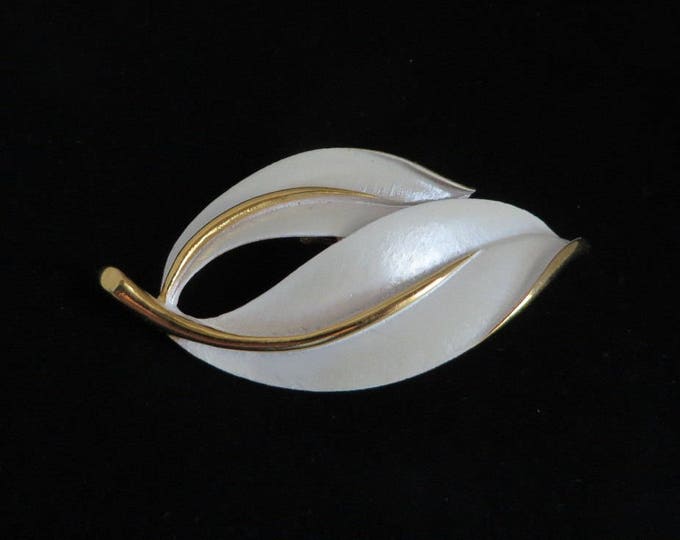 ON SALE! Sarah Coventry Brooch, Cream Enamel Brooch, Beige & Gold Leaf Pin, 1960s Brooch, Gift For Her