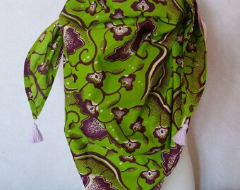Large triangle wax with tassels scarf