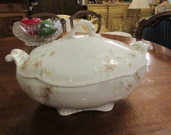 ENGLAND JOHNSON BROS Tureen with Lid