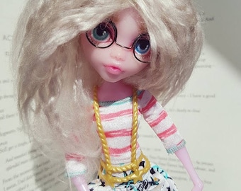 OOAK doll, Monster High Draculaura, repaint + wire "glasses" + hairband + bracelet + Straw blonde wig