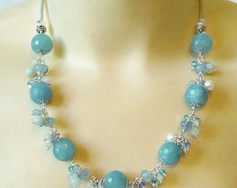 Collier Grappe Pierre de Quartz bleu facetté, Amazonite, perles Culture, Cristal de Swarovski / Cuir et Plaqué argent - Blue Quartz Necklace