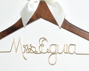Personalized Wedding Hanger, Bridal Hanger, Unique Bridal Shower Gifts, Custom Wire Name, Bridesmaids Dress Hanger, Wedding Dress Hanger,