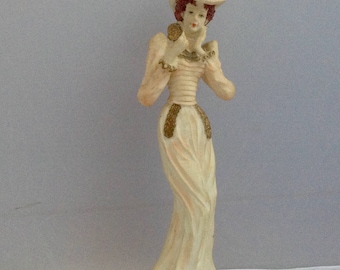 Vintage Figurine biscuit « Me voir » Edwardian Lady Statuette porcelaine figurine (Ref pas. A248)