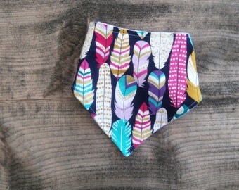 Plumes Dorée, Bavoir bandana bebe / Golden Feathers , baby bandana bib