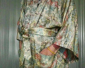 Majestic pale green authentic silk robe, made in Hong Kong
