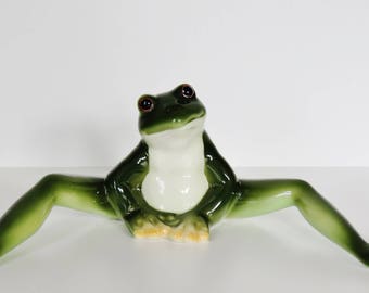 sitting frog figurine