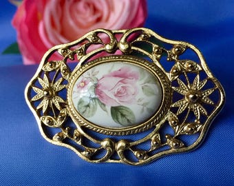 ON SALE Vintage Gold Tone and Ceramic Brooch with Painted Flower, Ceramic Floral Brooch, Vintage Brooch with Flower on Ceramic, Flower Pin