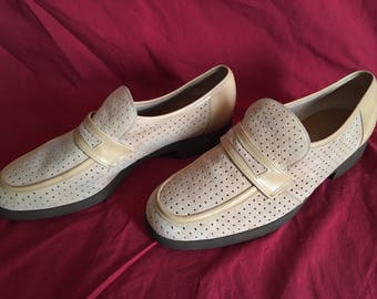 Vintage Hush Puppies suede shoes