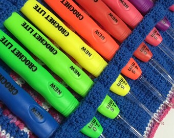 Lite up crochet hook case
