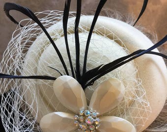 Fascinator Beige Birdcage veil