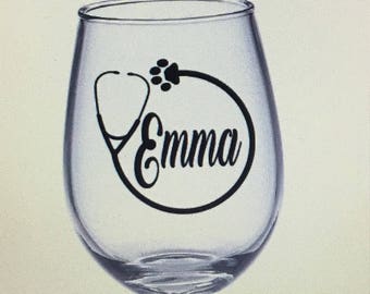 Vet wine glass. Vet gift. Veterinarian gift. Veterinarian wine glass. Vet tech gift. Vet tech wine glass. Veterinary gift.