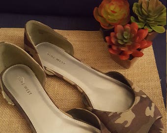 Nine West Vintage Camo Flat Size 11