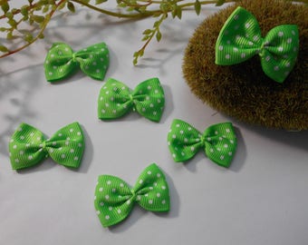 6 green and white polka - dot bow - 4cm / 2.5 cm