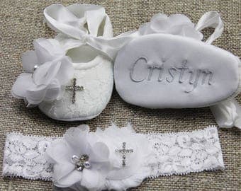 Christening shoes Baptism shoes Personalized shoes Baby girl shoes White baby shoes white shoes Newborn baby shoes Cute shoes