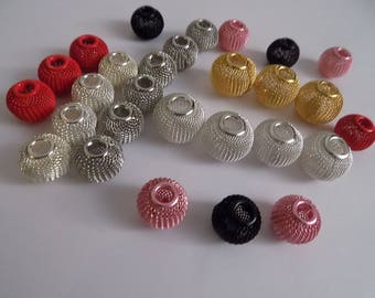 set of 28 pearls (7 large pearls, 21 small)