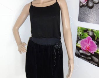 Skirt in black velvet trim with lace and elastic waist