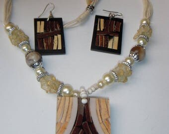 Nice necklace earrings