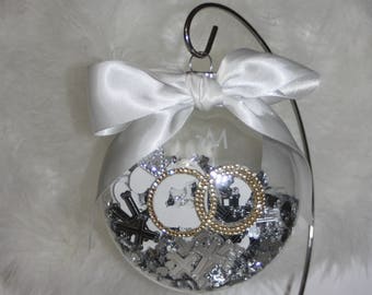FREE SHIPPING Personalized Wedding Christmas Ornament Keepsake Glass with Names and Date of wedding