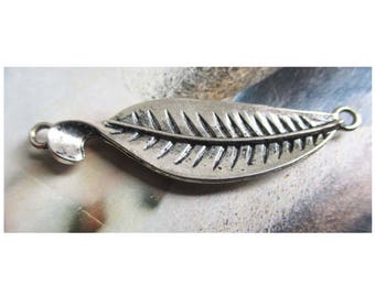 1 antique silver 3D leaf connector