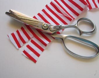 vintage pinking shears - 8 inches