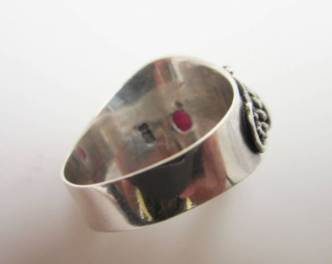 Sterling ring - Ruby Red Chalcedony Gemstone - size 6 Boho Silver setting