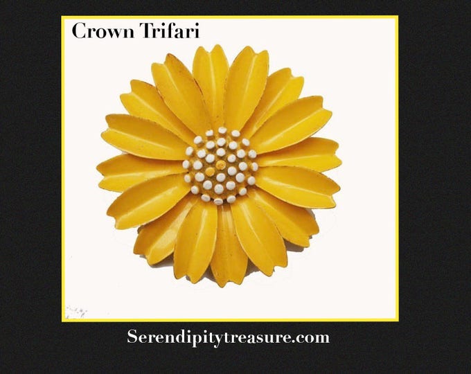 Crown Trifari Flower Brooch - Yellow white Daisy - Enamel on Metal - large Floral pin -