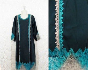 75% OFF CLEARANCE Vtg 90s does 70s Handmade Forest Green Crochet Lace Ethnic Tribal Caftan Dress sz M