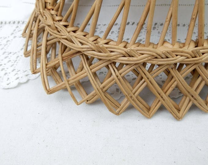Antique French Oval Woven Wicker Willow Fruit / Bread Basket / Bowl French Country Decor, Rustic Cottage Primitive Retro Interior,