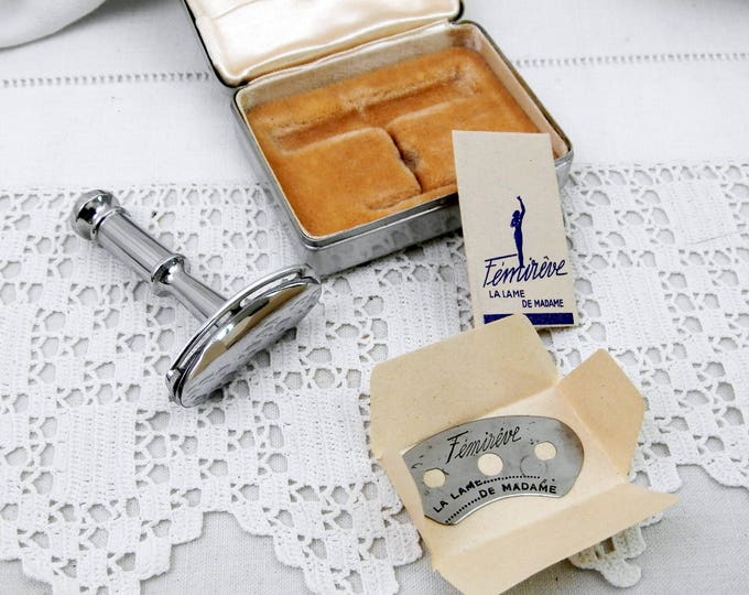 Vintage Unused Travel Folding Lady Safety Razor by Femireve from Paris in Engraved Metal Satin and Velvet Lined Box Complete with Blade,