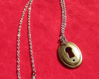 Vintage Escutcheon Keyhole Long Chain Necklace