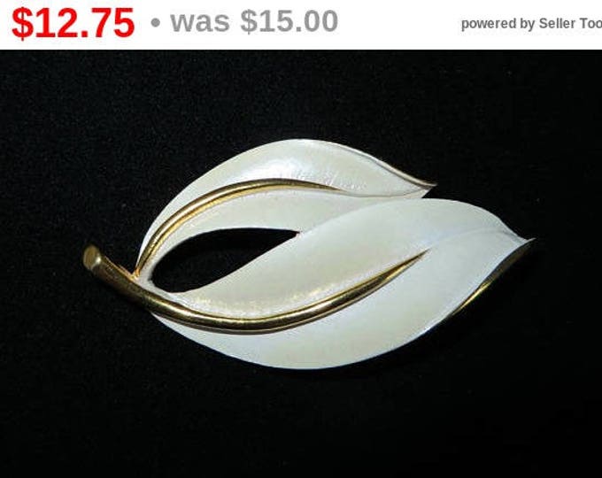 ON SALE! Sarah Coventry Brooch, Cream Enamel Brooch, Beige & Gold Leaf Pin, 1960s Brooch, Gift For Her