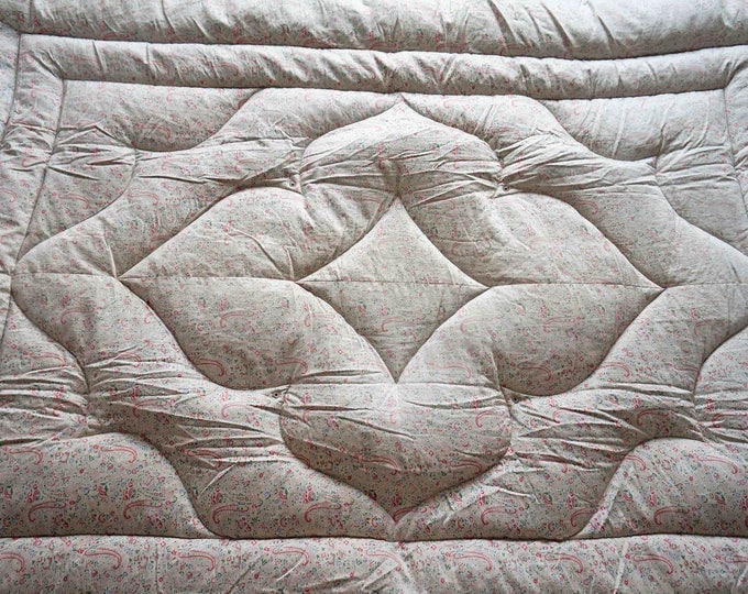 Vintage Eiderdown Quilt, Paisley Feather Filled Eiderdown Blanket, 1960s Feather Blanket, Vintage Bedding, Boho Feather Blanket, Boho Quilt