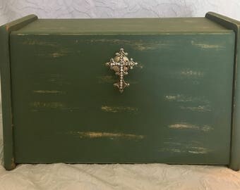 Primitive bread box, green kitchen snd dining decor, gifts for her, vintage style kitchen storage, reclaimed wood, aged bar home decor, disp